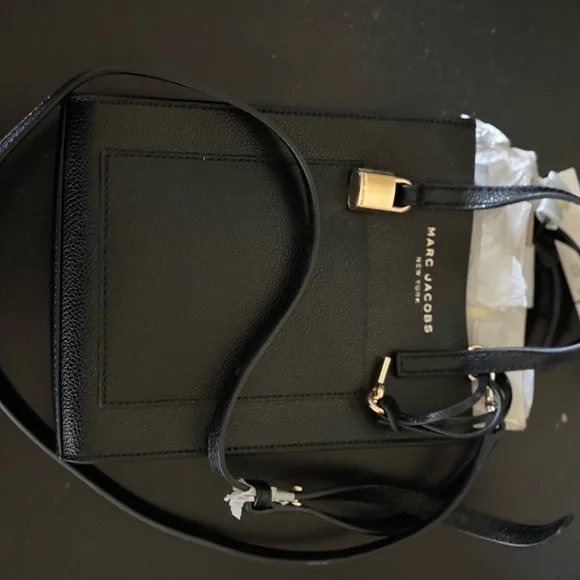 Marc Jacobs H001L03FA22 Mini Grind Black With Gold Hardware Leather Women's - Picture 2 of 5